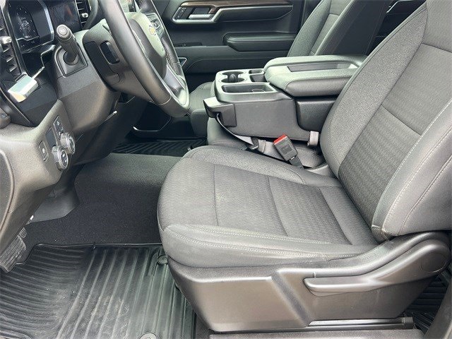 2024 Chevrolet Silverado 1500 LT photo 17