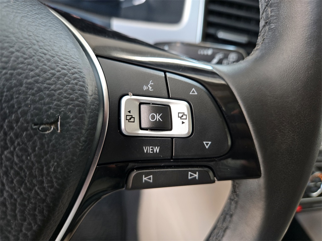 2019 Volkswagen Atlas SEL photo 16