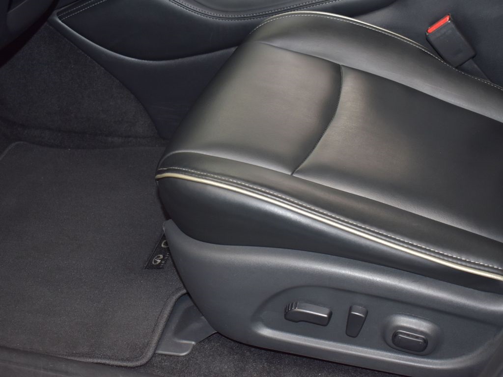 2019 Infiniti QX60 Luxe photo 14