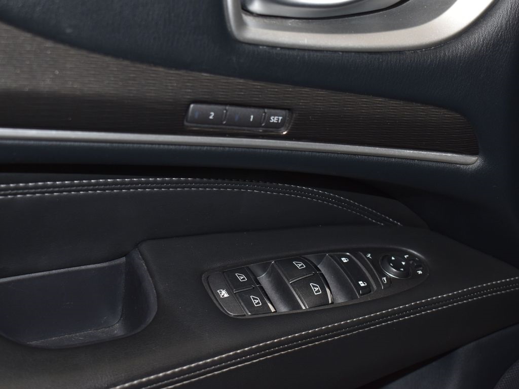 2019 Infiniti QX60 Luxe photo 16
