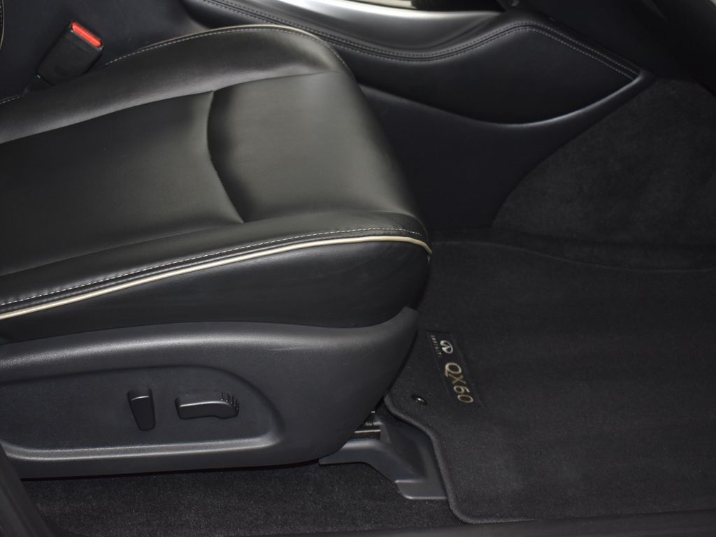 2019 Infiniti QX60 Luxe photo 6