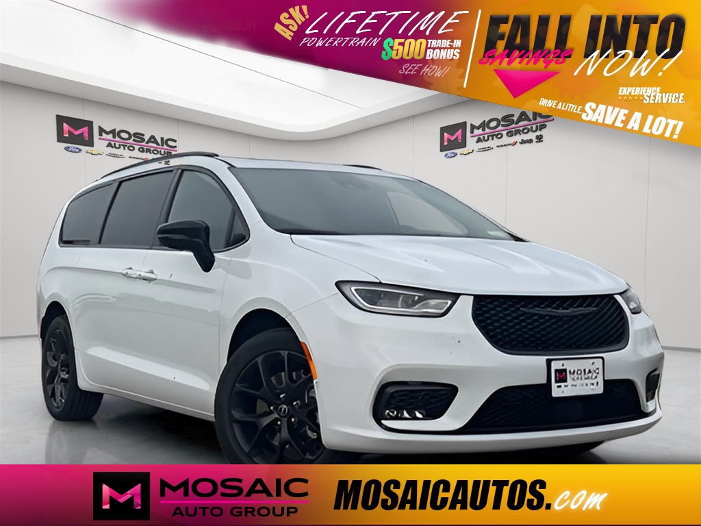 New 2026 Chrysler Pacifica Limited Vans