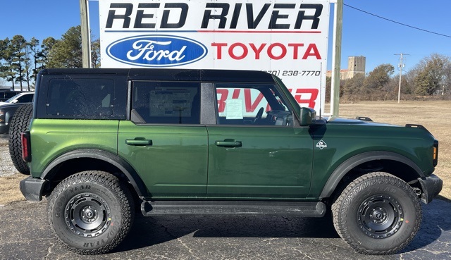2025 Ford Bronco 4-Door Outer Banks's photo