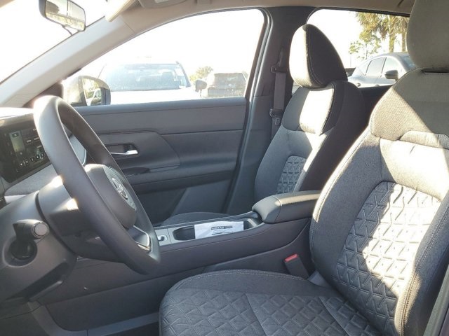 2025 Aspen White Nissan Kicks SV FWD SUV