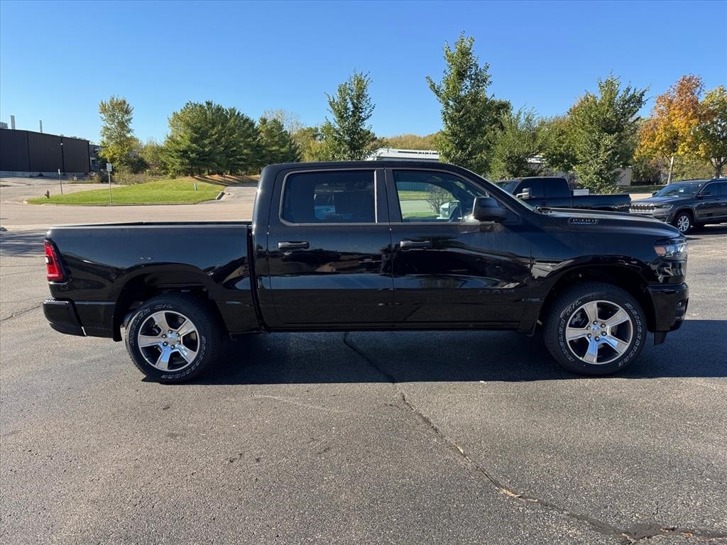 2025 Ram 1500 Tradesman photo 2