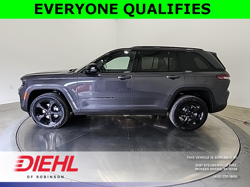 2025 Jeep Grand Cherokee Limited photo 3