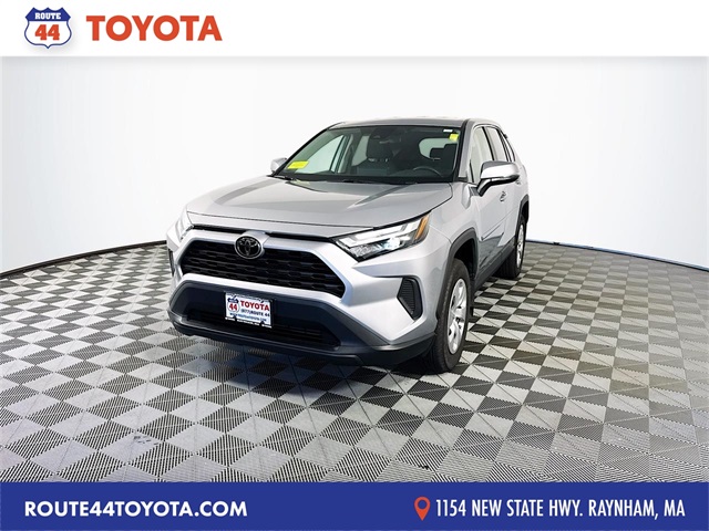 2024 Toyota RAV4 LE's photo