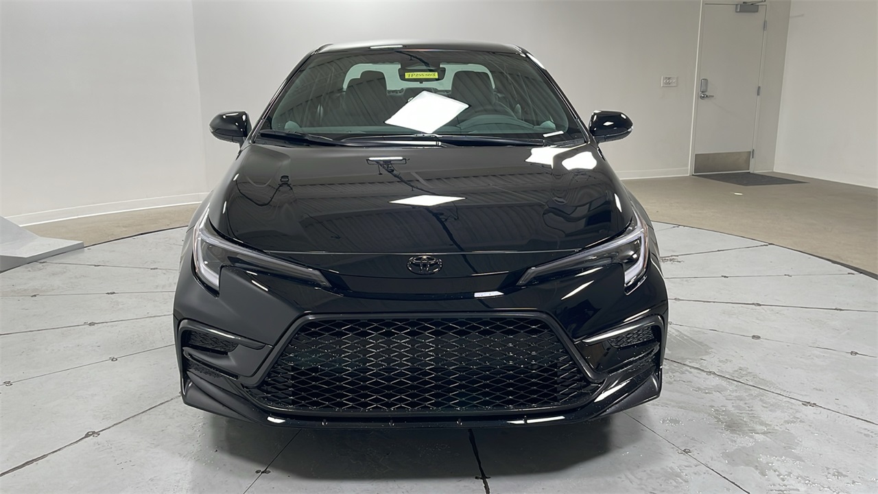 2026 Toyota Corolla SE photo 2