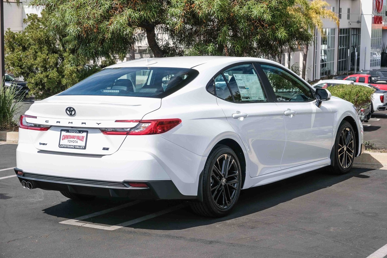 2025 Toyota Camry SE photo 9
