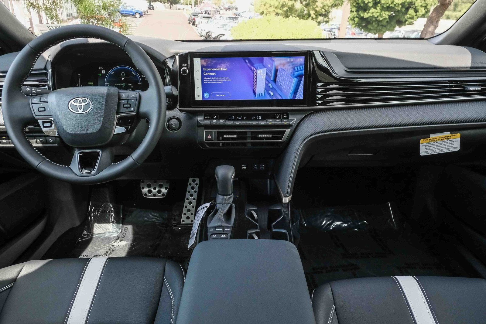 2025 Toyota Camry SE photo 12