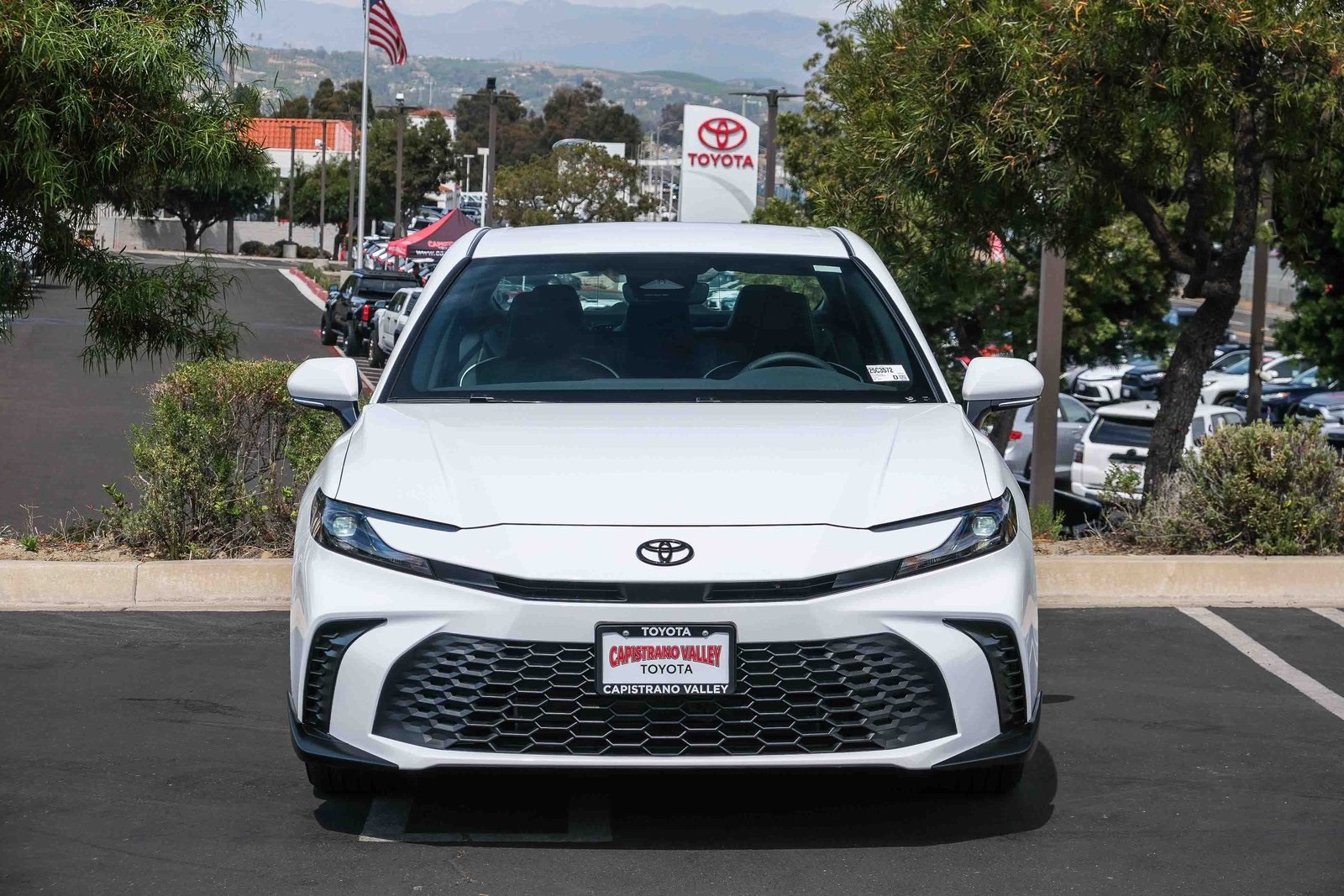 2025 Toyota Camry SE photo 2