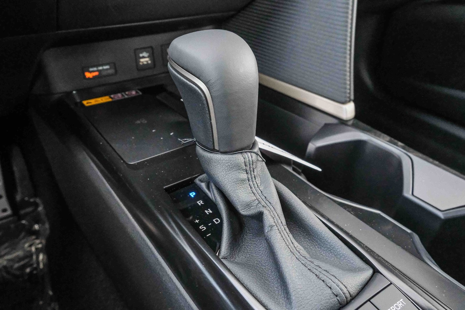 2025 Toyota Camry SE photo 23