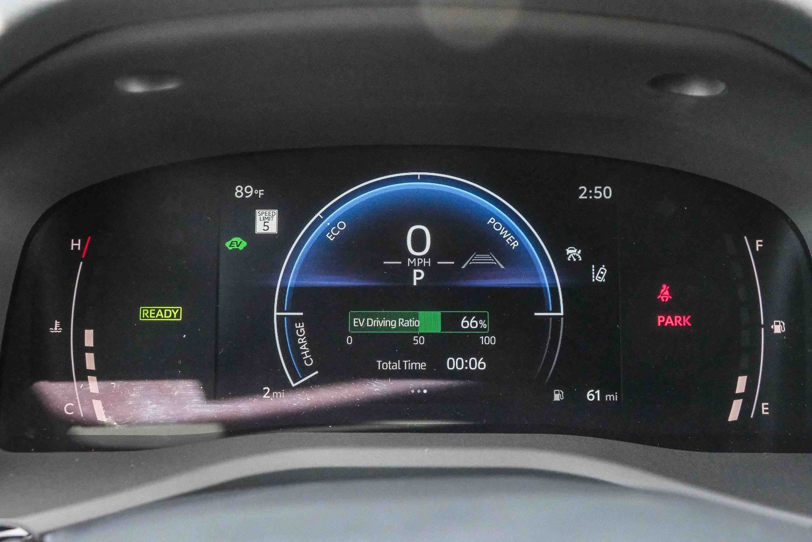 2025 Toyota Camry SE photo 24