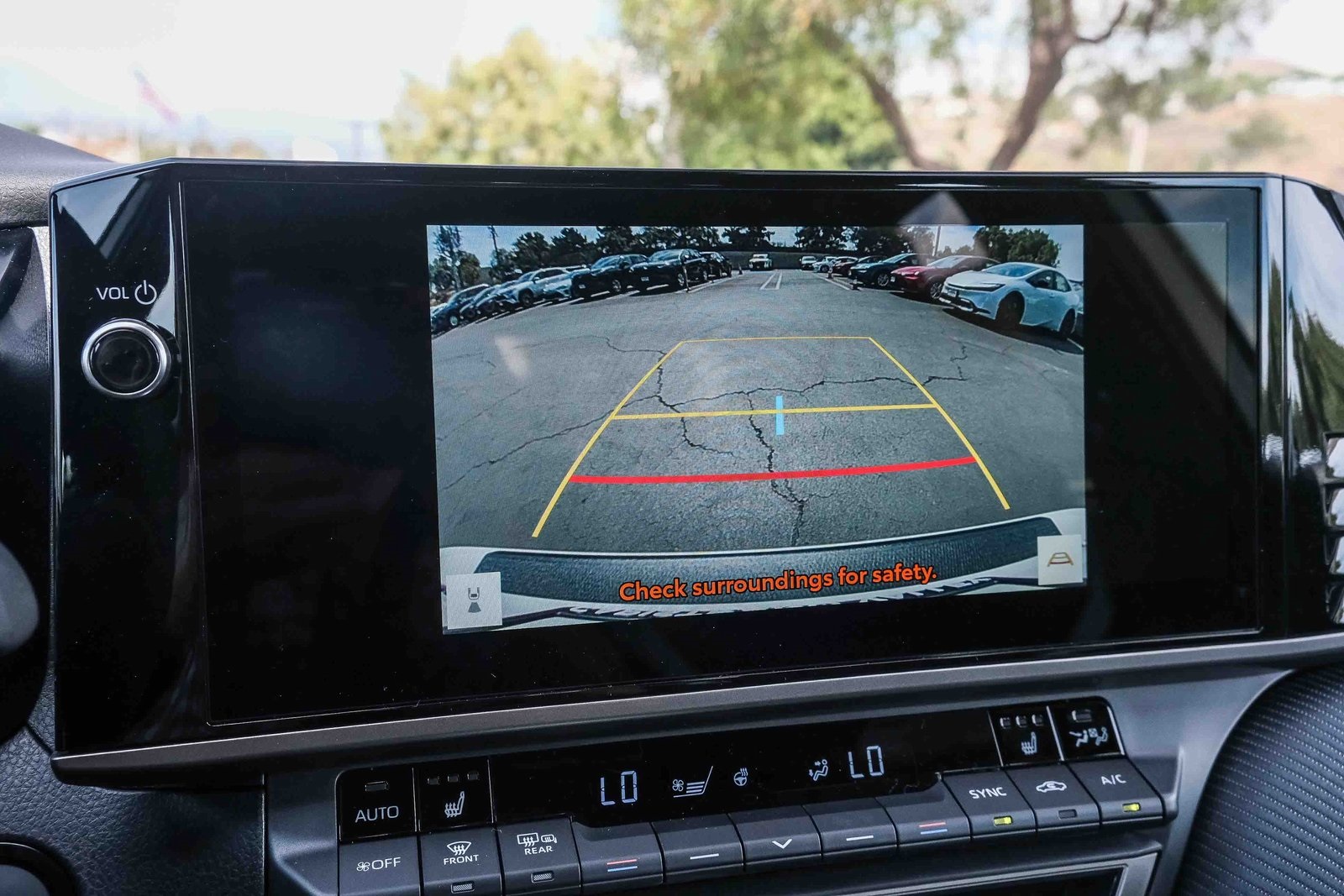 2025 Toyota Camry SE photo 25