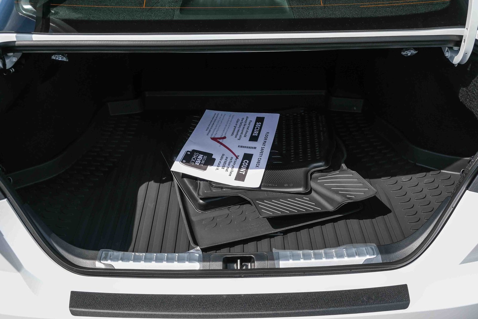 2025 Toyota Camry SE photo 26