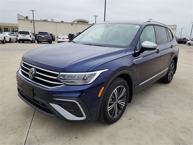 2024 Volkswagen Tiguan Wolfsburg Edition photo 3