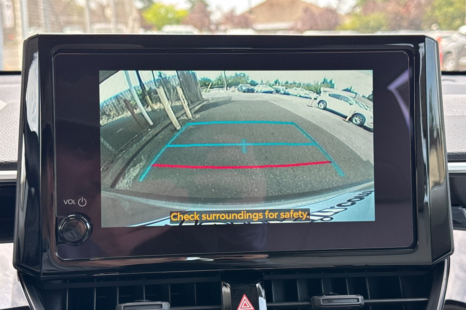 2025 Toyota Corolla Cross L photo 18
