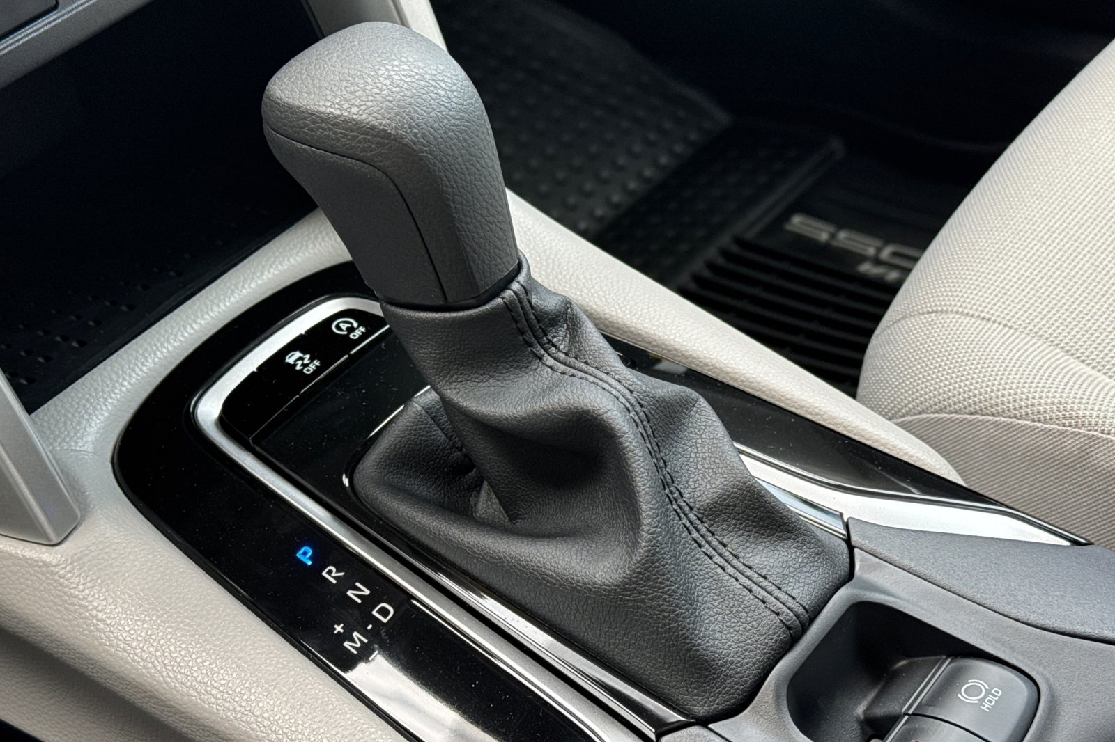 2025 Toyota Corolla Cross L photo 20