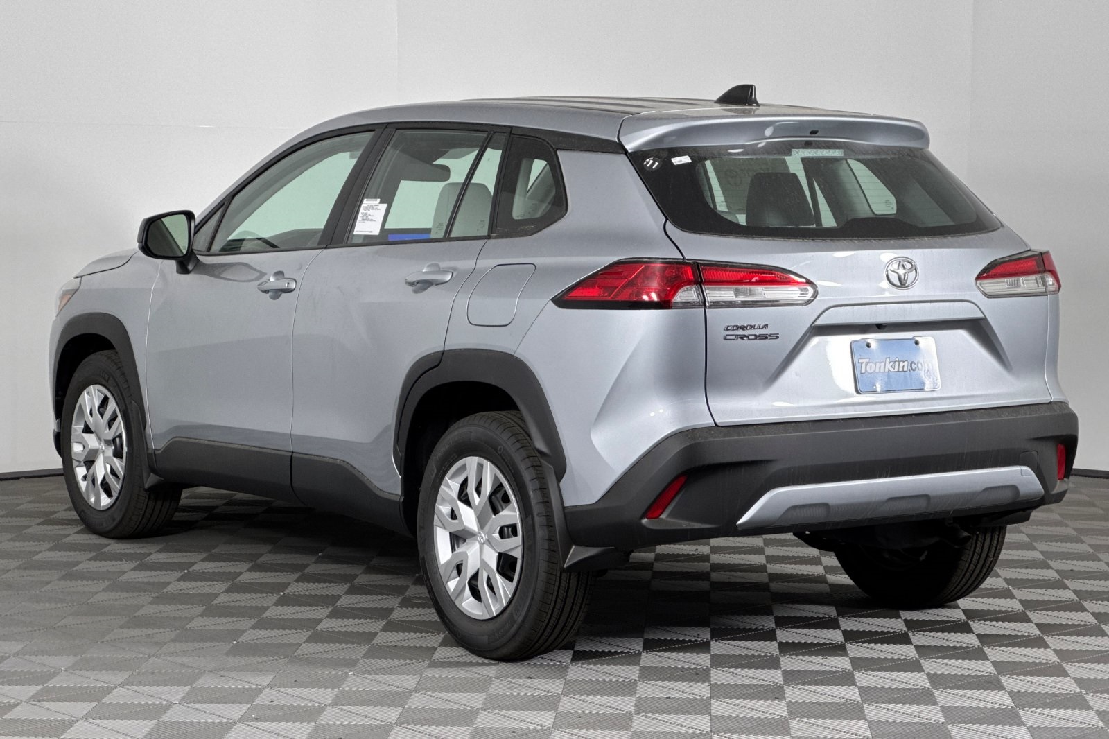 2025 Toyota Corolla Cross L photo 6