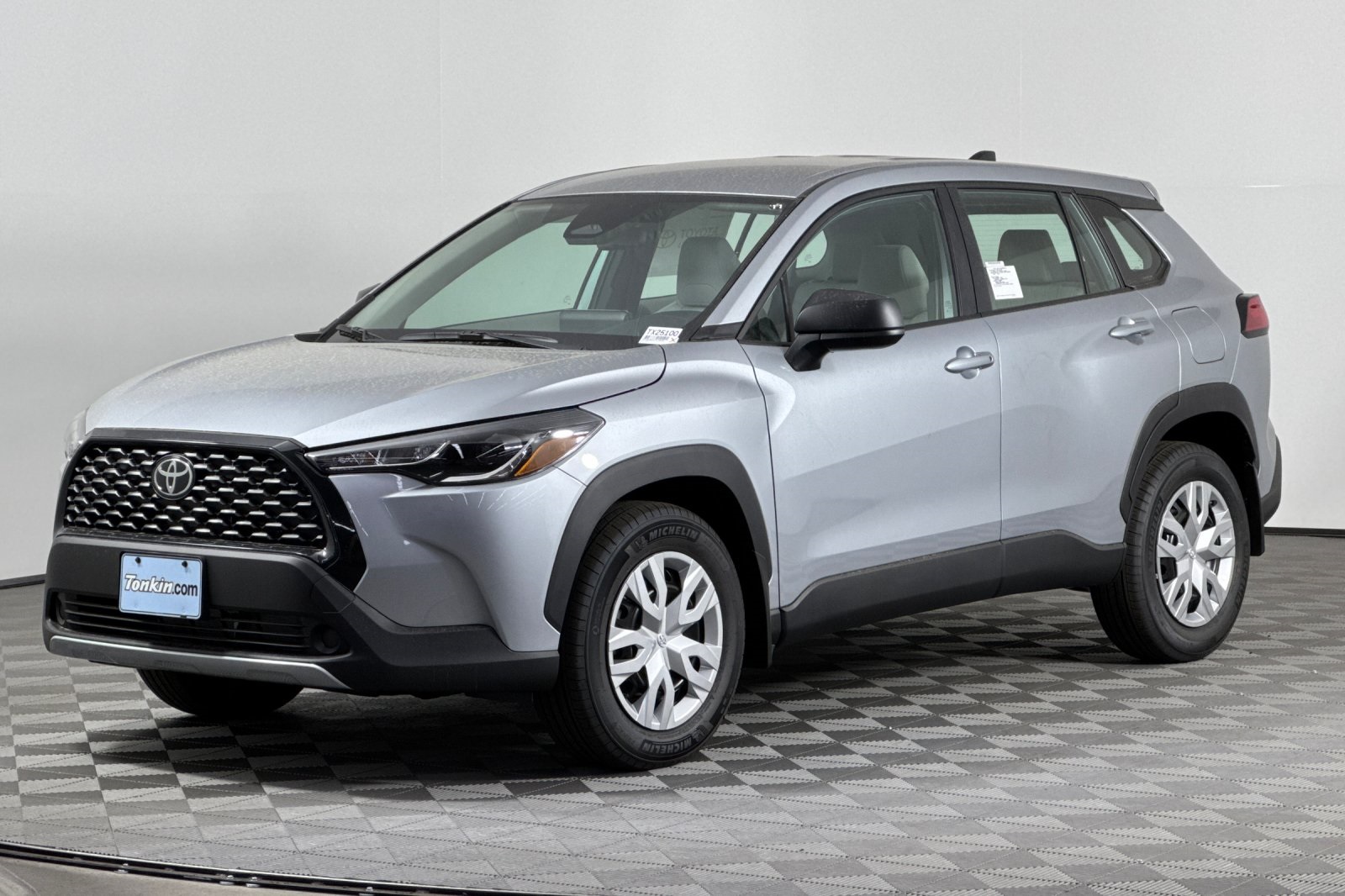 2025 Toyota Corolla Cross L photo 8