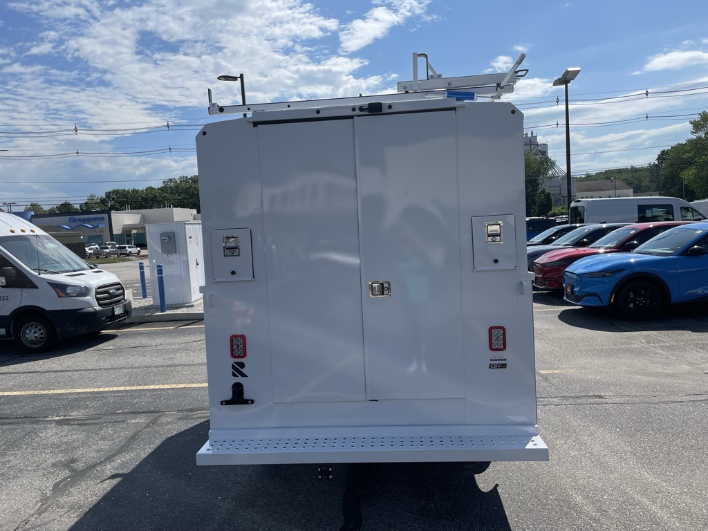 2025 Ford Transit Chassis Cab photo 3