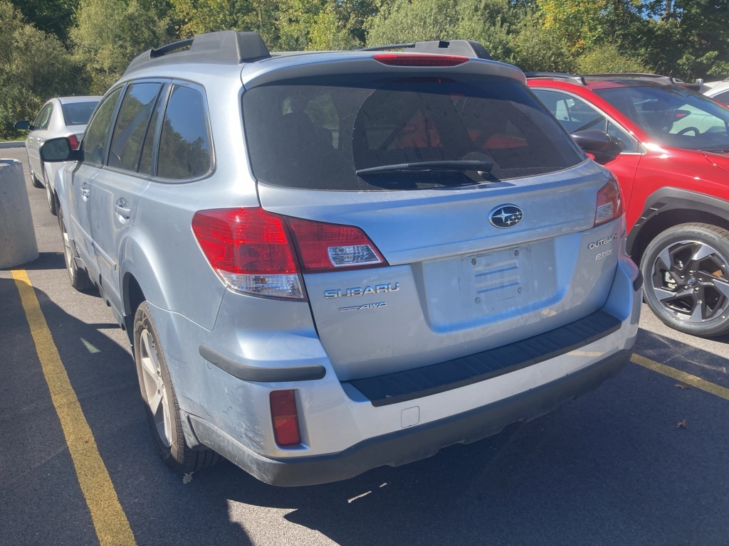2013 Subaru Outback 2.5i Premium photo 3