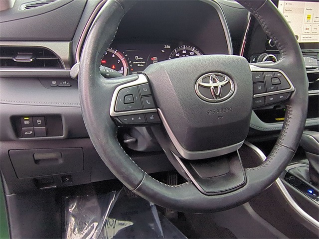used 2023 Toyota Highlander car, priced at $39,400