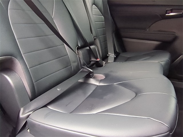 used 2023 Toyota Highlander car, priced at $39,400