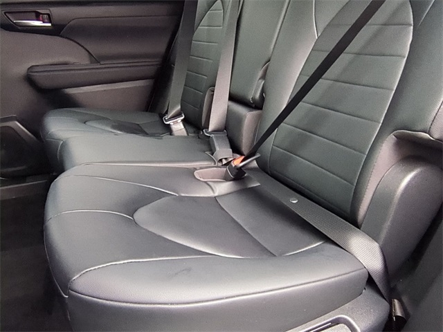 used 2023 Toyota Highlander car, priced at $39,400