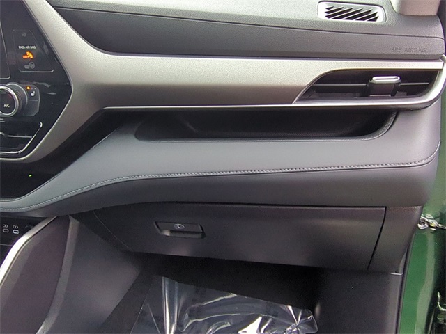used 2023 Toyota Highlander car, priced at $39,400