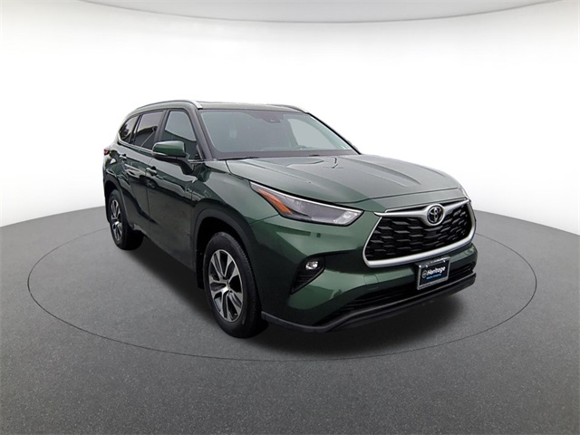 used 2023 Toyota Highlander car, priced at $39,400