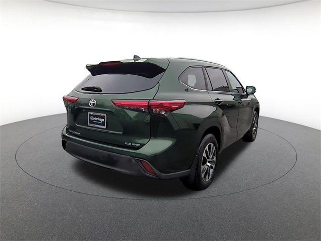 used 2023 Toyota Highlander car, priced at $39,400