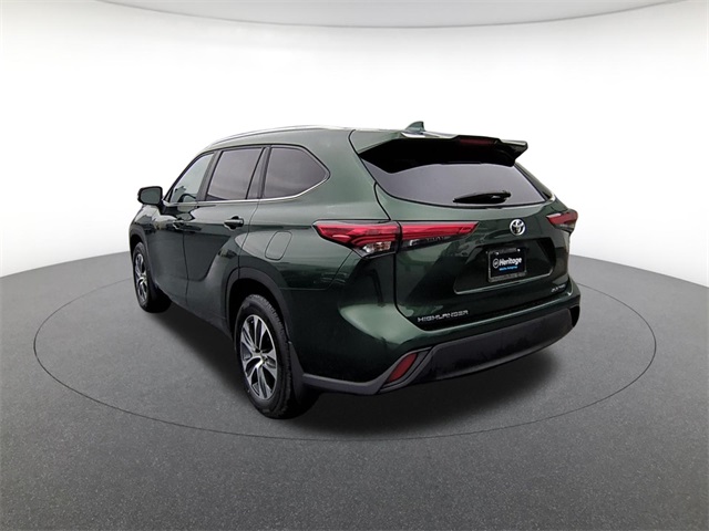 used 2023 Toyota Highlander car, priced at $39,400