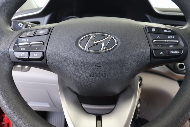 2020 Hyundai Elantra SEL photo 19