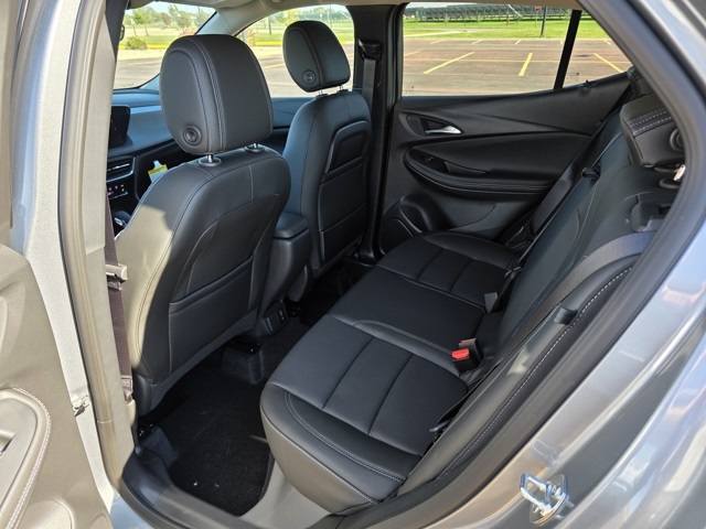 2026 Buick Encore GX Avenir photo 18