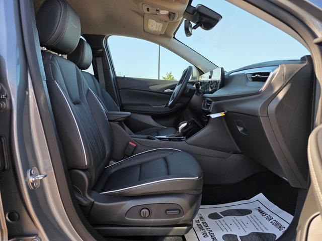 2026 Buick Encore GX Avenir photo 25