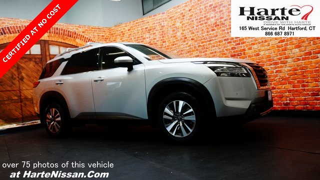 2022 Nissan Pathfinder SL