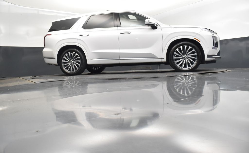 2024 Hyper White Hyundai Palisade Calligraphy FWD SUV