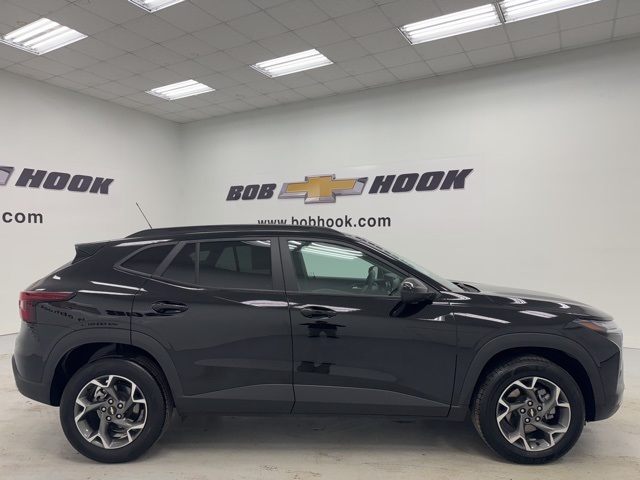 used 2024 Chevrolet Trax car, priced at $20,990
