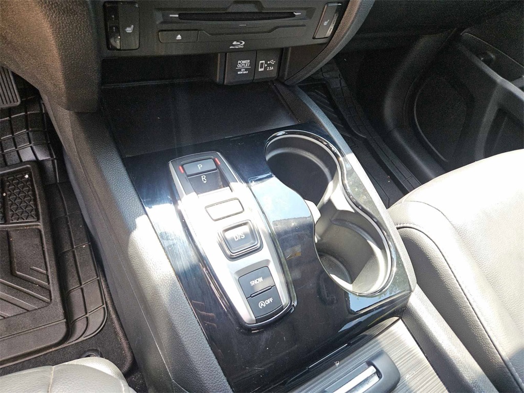2022 Honda Pilot Touring photo 16