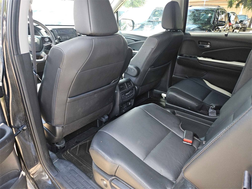 2022 Honda Pilot Touring photo 24