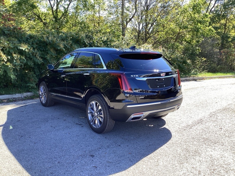 2025 Cadillac XT5 Premium Luxury photo 2