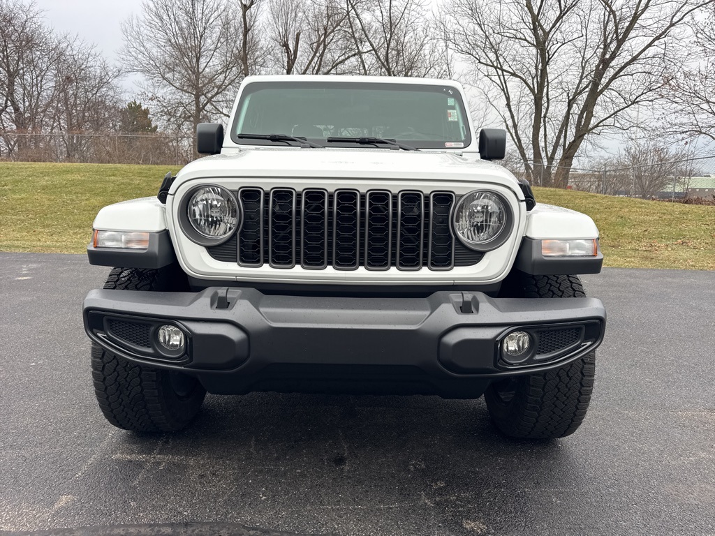 used 2025 Jeep Gladiator car, priced at $34,612