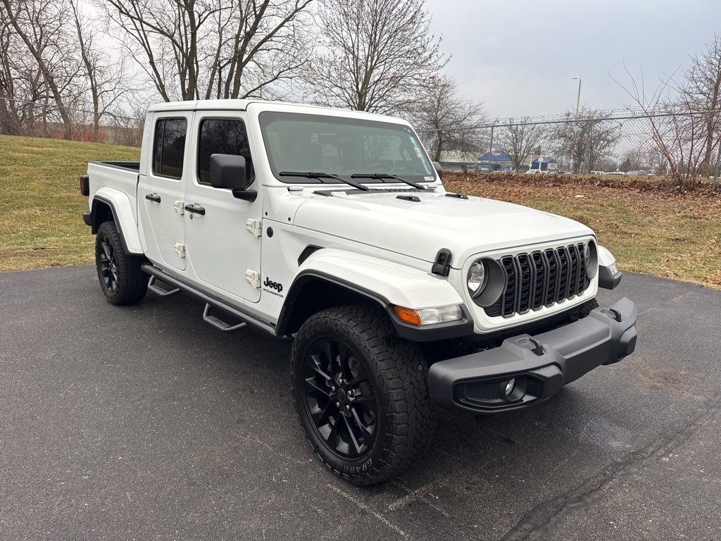 used 2025 Jeep Gladiator car, priced at $34,612