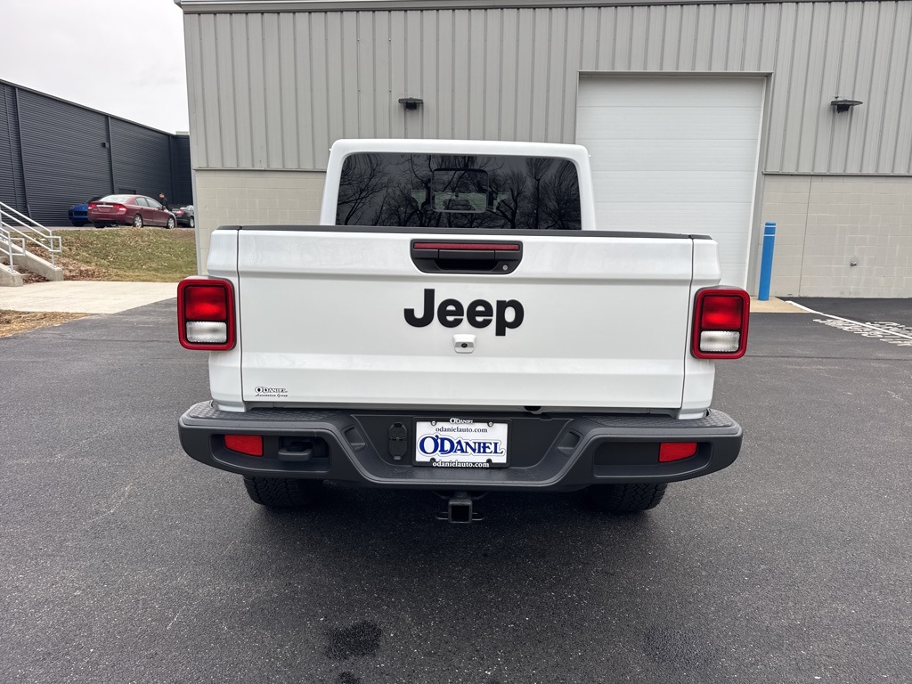 used 2025 Jeep Gladiator car, priced at $34,612