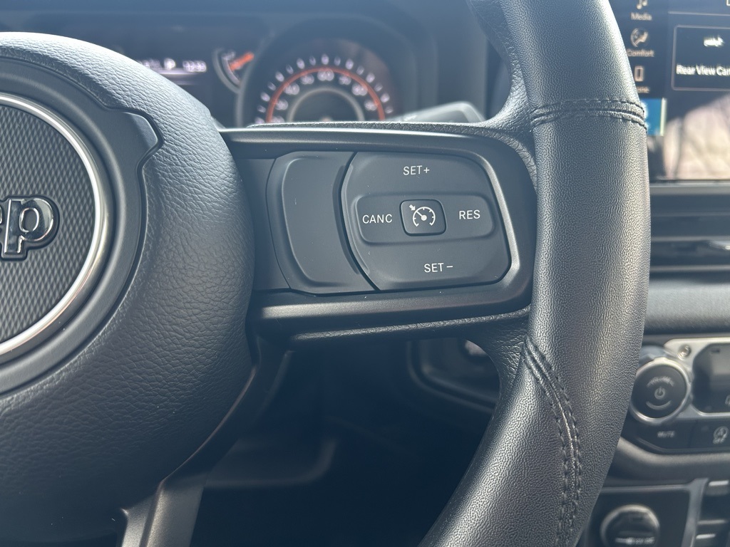 used 2025 Jeep Gladiator car, priced at $34,612