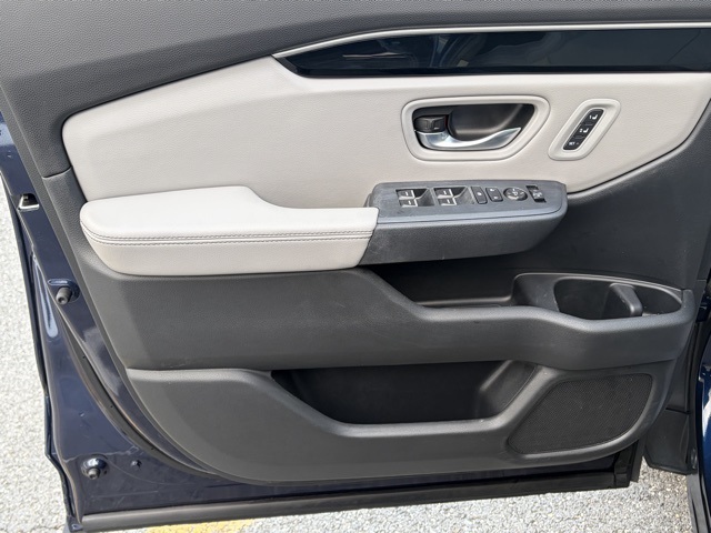 used 2025 Honda Pilot car, priced at $39,995