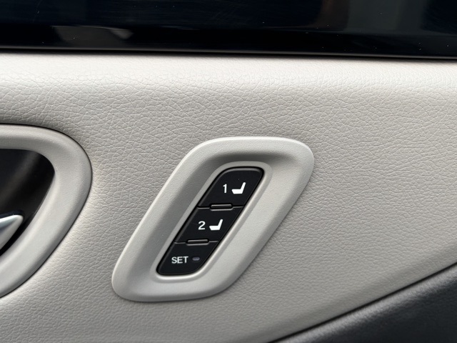 used 2025 Honda Pilot car, priced at $39,995