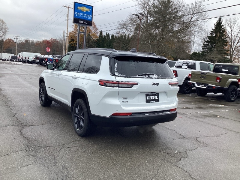 2025 Jeep Grand Cherokee Limited photo 4