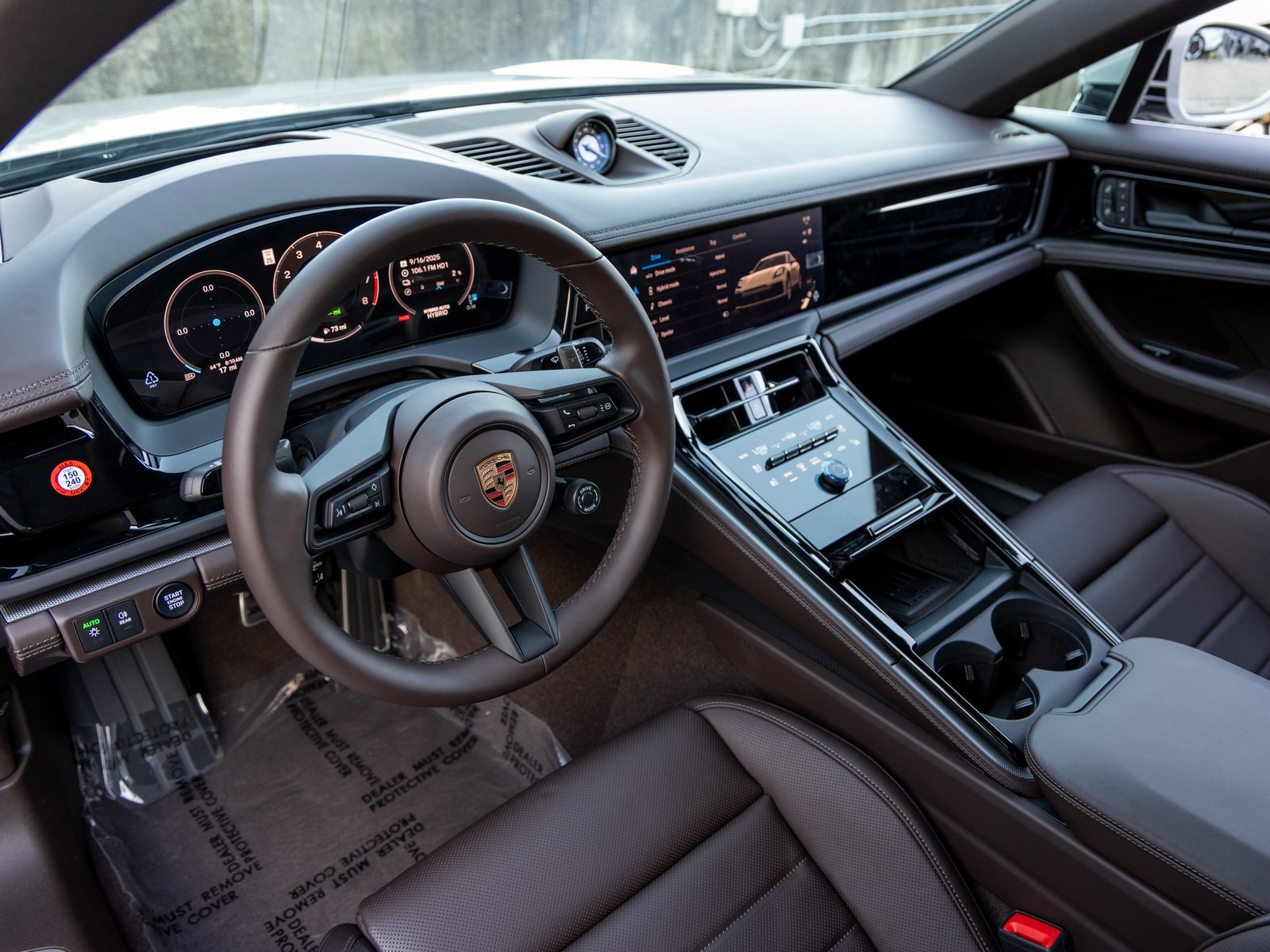 2026 Porsche Panamera 4 E-Hybrid photo 4